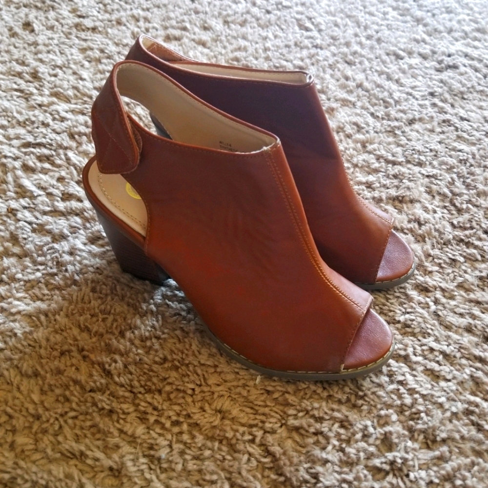 Chase and chloe brown wedge peep toe boots